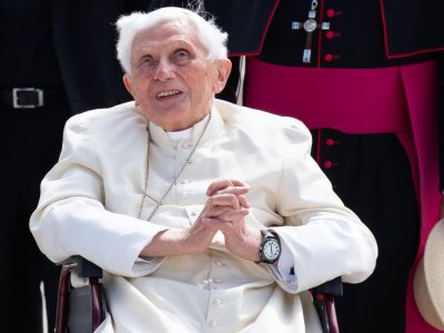 /se-agrava-salud-de-benedicto-xvi-papa-francisco-pide-una-oracion