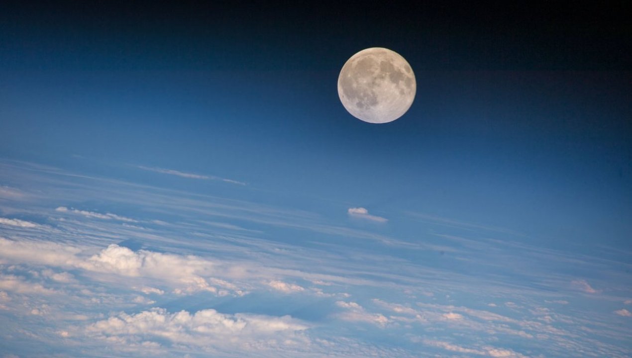 /tendencias/ciencia/astronomia/deslumbrante-superluna-azul-se-presento-en-el-cielo-con-dos-eventos