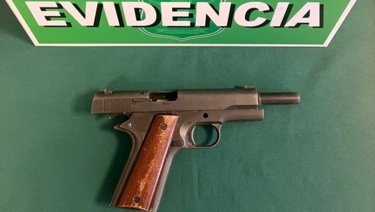 /carabineros-detiene-a-sujeto-que-portaba-un-arma-de-fuego