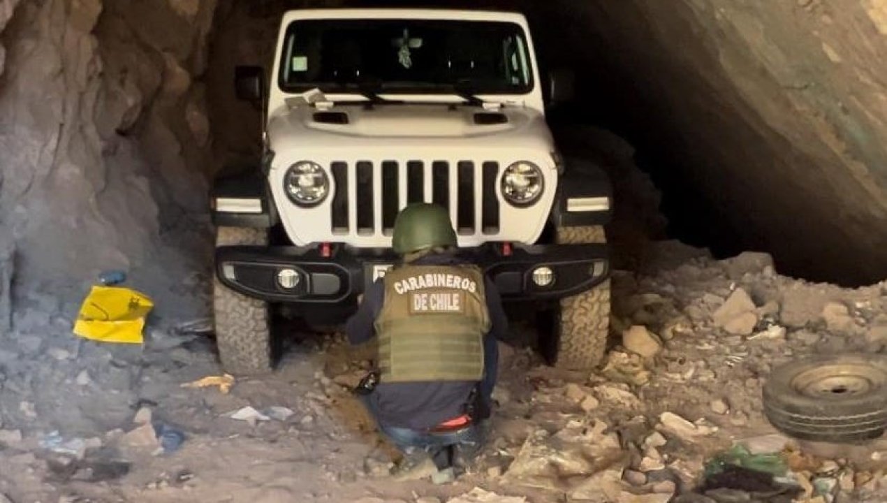 /antofagasta/carabineros-encuentra-4x4-robado-estaba-oculto-en-un-pique-minero